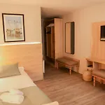 Ξενοδοχείο Le M & 3*