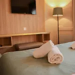 Le M & Hotel