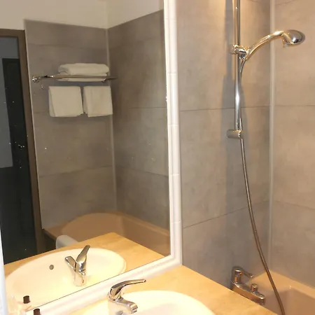 Szálloda Le M & 3*