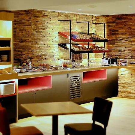 Hotel Le M & 3*