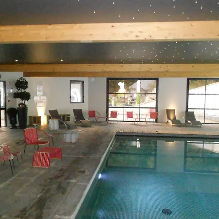 Le M & Hotel
