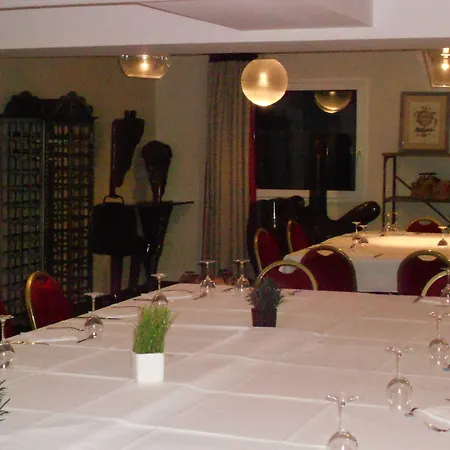 Le M & Hotel