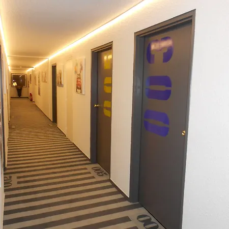 Szálloda Le M & 3*
