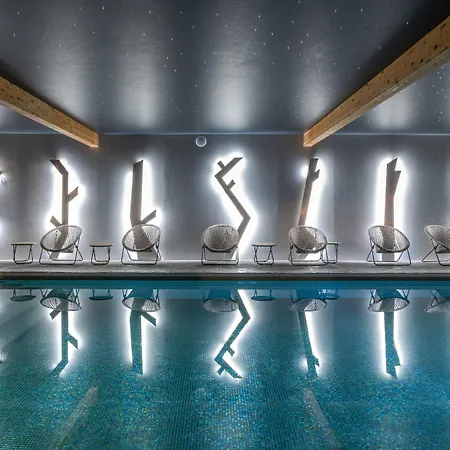 Le M & Hotel