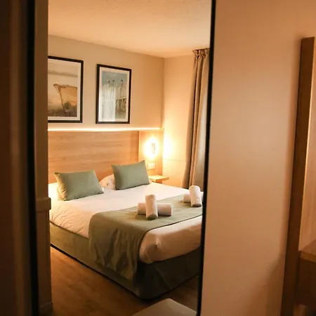 Hotel Le M &