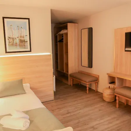 Hotel Le M & 3*