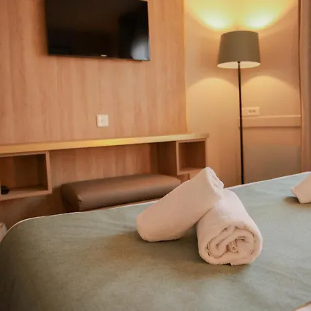 Le M & Hotel