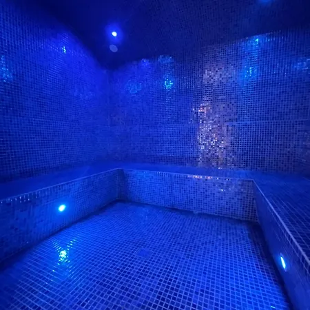 Hotel Le M &