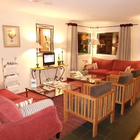 Otel Le M &