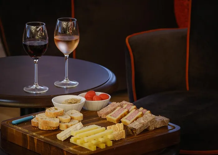 Hotel Le M & Honfleur